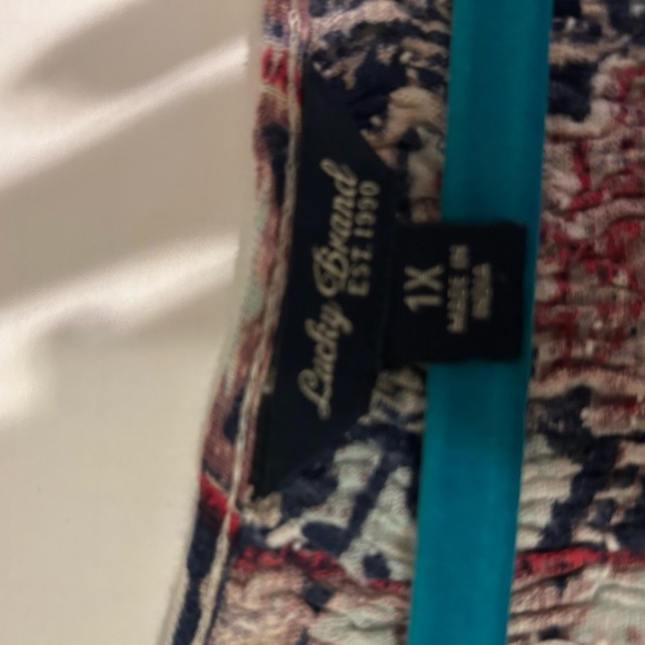 This is a cute boho peasant style top made in India. - Picture 6 of 9